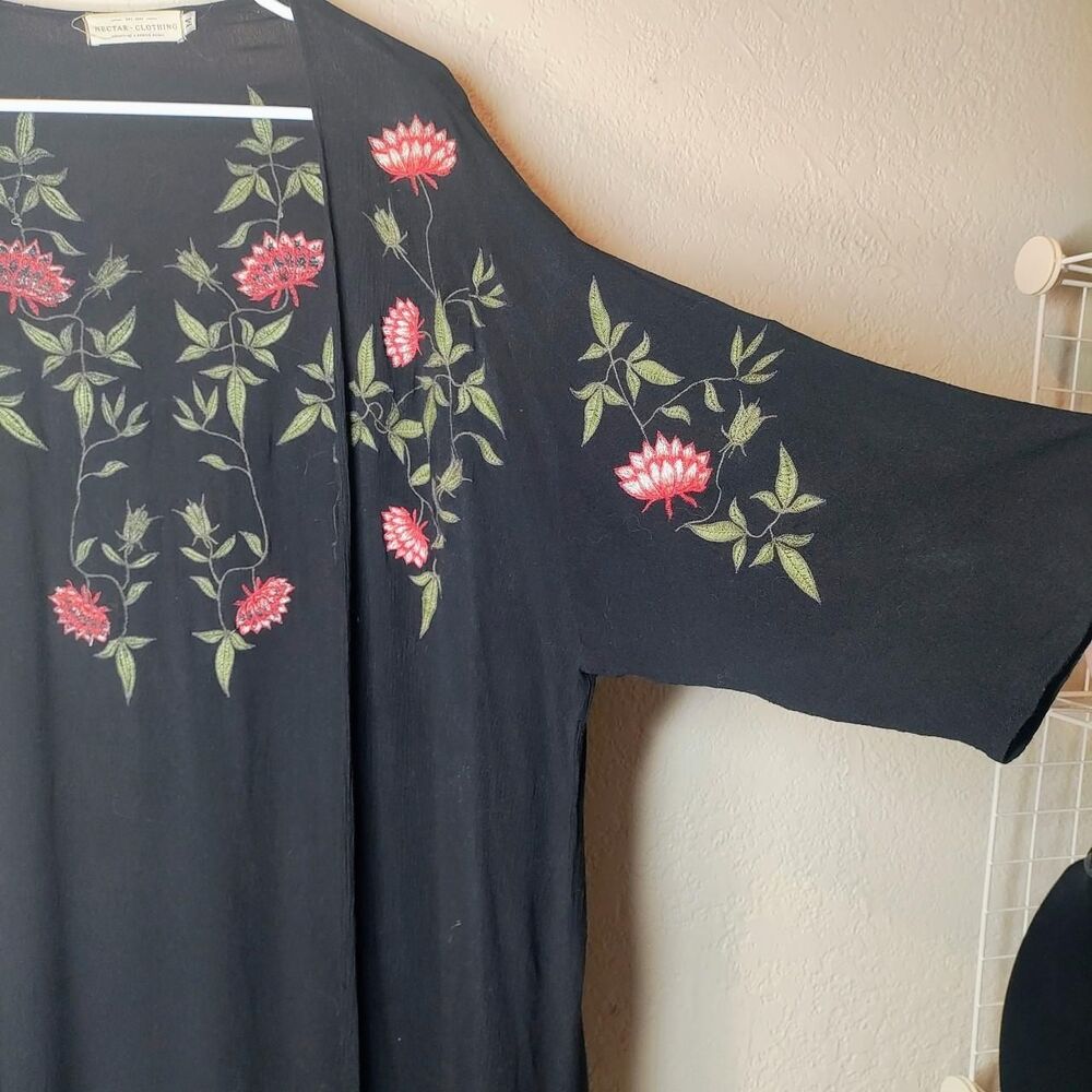 Black floral embroidered kimono cardigan - Picture 2 of 5